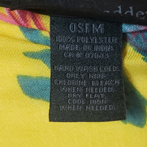 Steve Madden floral cover up, one size fits most, yellow and black - Picture 4 of 4